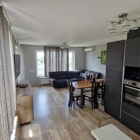 Апартамент зорница